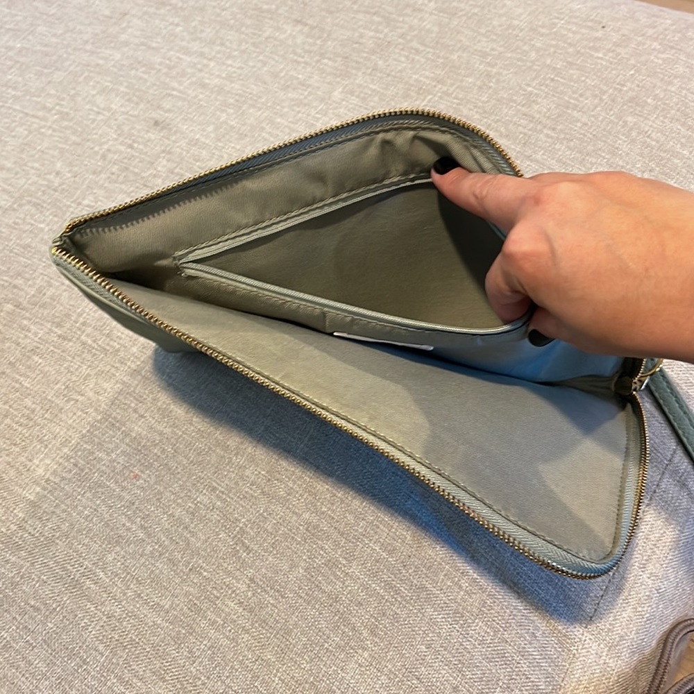 Soft Green Universal Thread Wristlet - image 4